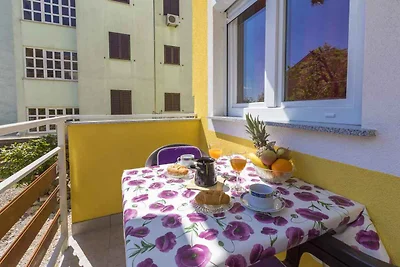 Ferienwohnung mit Klimaanlage und Balkon