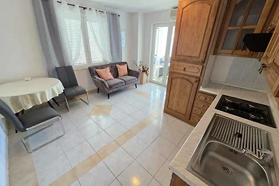 Ferienwohnung mit Balkon, 70 m vom Strand