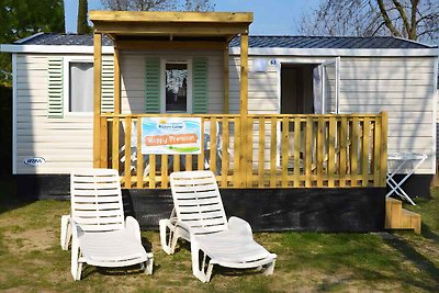 Mobilehome mit Veranda und Pool