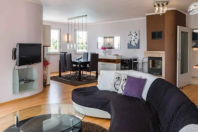 Villa mit Swimmingpool und Whirlpool
