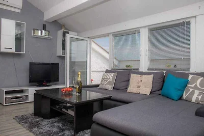 Ferienwohnung mit Seeblick und Balkon