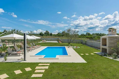 Villa mit privatem Pool in ruhiger Lage mit G