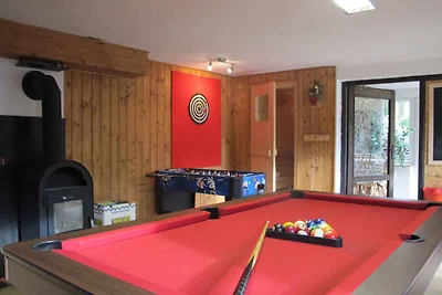 Ferienhaus mit Kamin, Sauna, Spielezimmer und