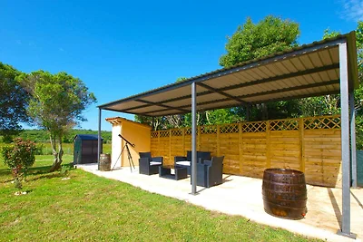 Ferienhaus mit Terrasse und Klimaanlage