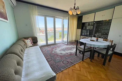 Ferienwohnung mit Balkon und Klimaanlage