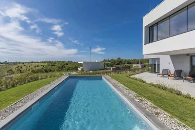 Villa mit Klimaanlage und Pool