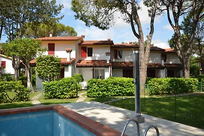 Ferienwohnung mit Terrasse und Pool