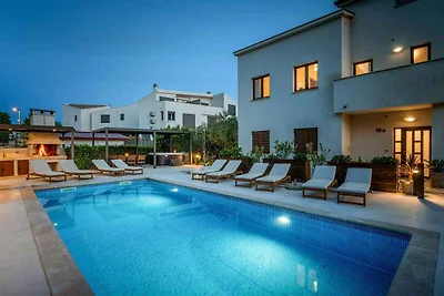Ferienwohnung mit Pool und 100m vom Strand