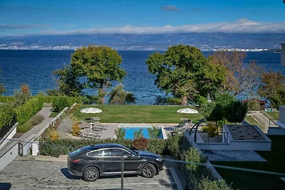Ferienwohnung mit Meerblick und Pool