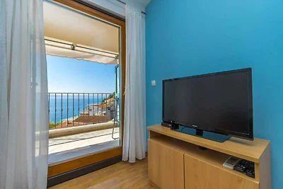 Studio mit Balkon und Klimaanlage