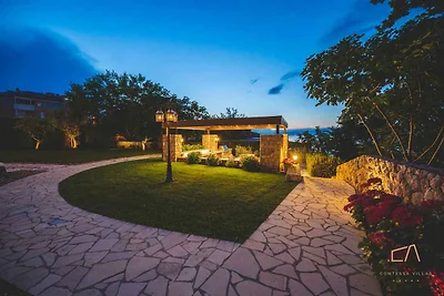 Ferienwohnung mit Balkon, Klimaanlage und