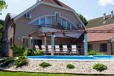 Ferienhaus mit Pool und Whirlpool nur 100 m v