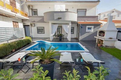 Ferienhaus mit Klimaanlage und Aussenpool