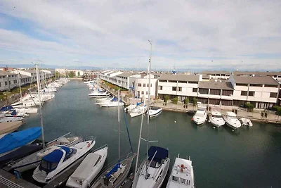 Studio mit Klimaanlage und Balkon