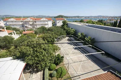 Gemütliches Studio mit Terrasse in Murter