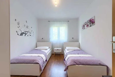 Ferienwohnung mit Balkon und Klimaanlage