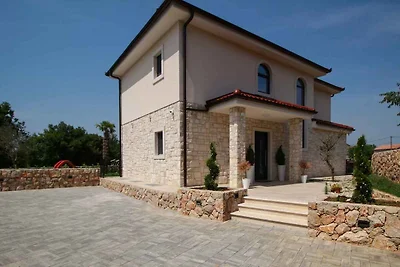 Villa mit Klimaanlage und Pool