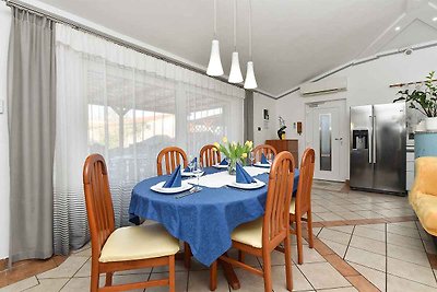 Ferienhaus Haus mit Pool und Klimaanlage