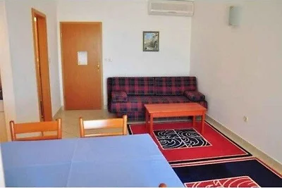 Ferienwohnung mit Pool und Meerblick