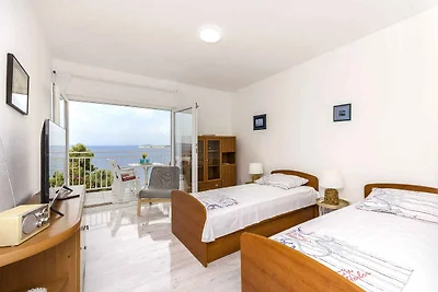 Ferienwohnung mit Terrasse, Klimaanlage und