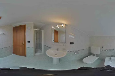 Ferienwohnung mit Klimaanlage und Balkon