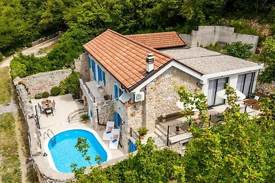 Ferienhaus mit Klimaanlage und Aussenpool