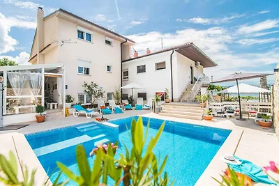 Ferienwohnung mit Klimaanlage und Pool