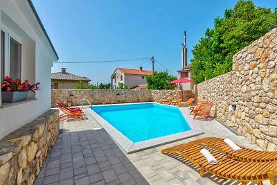 Ferienwohnung mit Pool, Grill und Klimaanlage