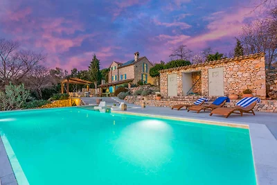 Ferienhaus mit Klimaanlage und Aussenpool