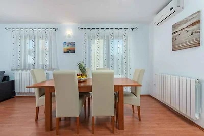 Villa mit Klimaanlage und Pool
