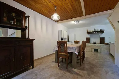 Ferienhaus mit Garten und Klimaanlage