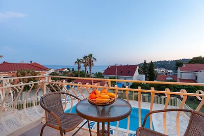 Villa mit Meerblick und Pool
