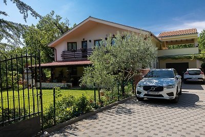 Ferienwohnung mit Terrasse und Grill