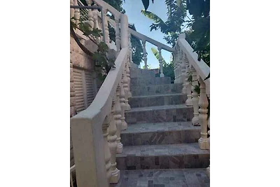 Kompakte Ferienwohnung in Kaštel Štafilić für