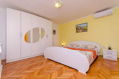 Appartamento Vacanza con famiglia Okrug Gornji