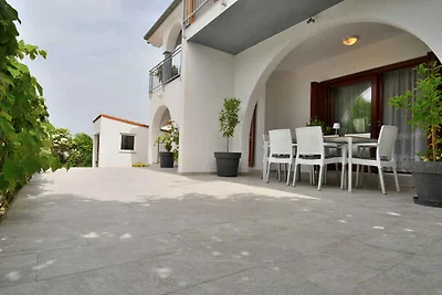 Ferienwohnung mit Terrasse und Klimaanlage