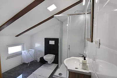 Ferienhaus mit Pool in Strandnähe