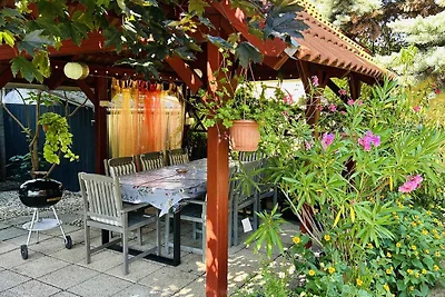 Ferienwohnung mit Grill und Gartenpavilion