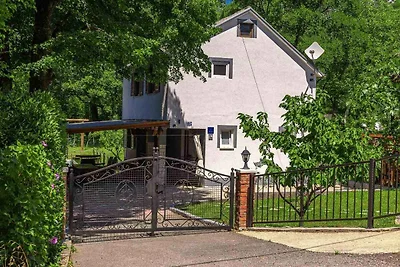 Ferienhaus an ruhiger Lage mit Pool