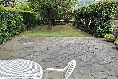 Ferienwohnung mit Pool und Garten