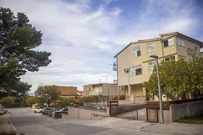 Ferienwohnung mit Klimaanlage und Balkon