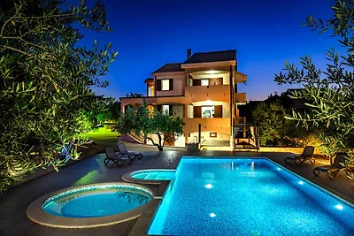 Villa Zlatni Dvori – Exklusives Ferienhaus in