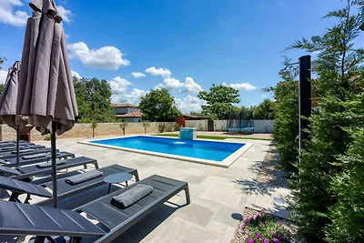 Villa mit Pool