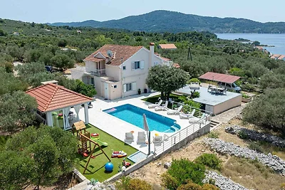 Ferienhaus mit Klimaanlage und Pool
