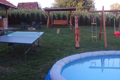 Ferienwohnung mit Kinderspielplatz und Pool