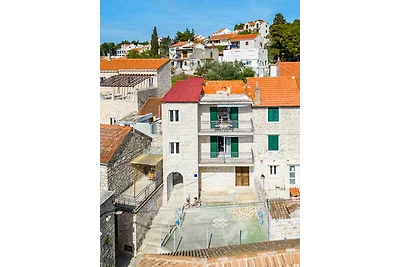 Ferienwohnung mit Klimaanlage und Balkon dire