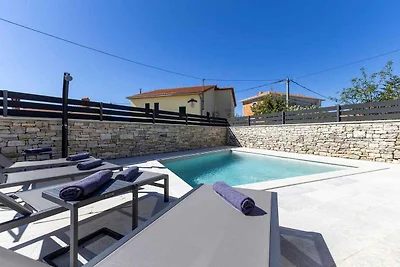 Villa mit Pool, Klimaanlage