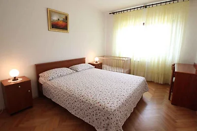 Ferienwohnung mit Garten und Klimaanlage