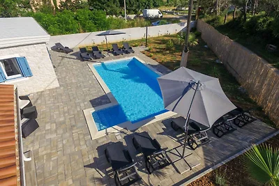 Villa familienfreundlich mit Pool und