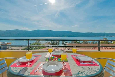 Ferienwohnung mit Balkon und Meerblick